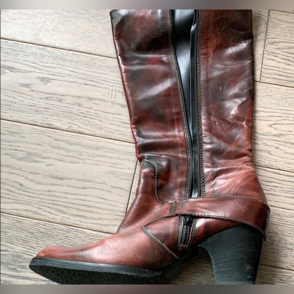 Vintage “Vibram” Distressed Italian Leather Boots (size 8.5) - Picture 3 of 9